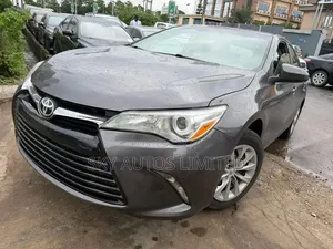 Toyota Camry LE 4dr Sedan (2.5L 4cyl 6A) 2017 Gray