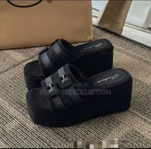 Beautiful Women Platform Slippers Open-Toe Wedge Sandals - Black