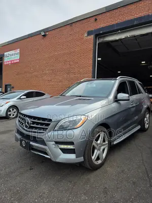 Mercedes-Benz M Class ML350 4MATIC 4dr SUV AWD (3.5L 6cyl 7A) 2014 Gray