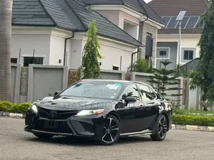 Toyota Camry XSE V6 FWD (3.5L 6cyl 8AM) 2018 Black