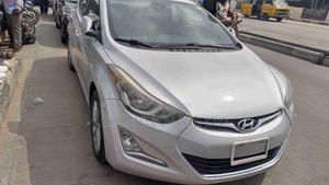 Hyundai Elantra Limited Sedan FWD (1.8L 4cyl 6A) 2016 Silver