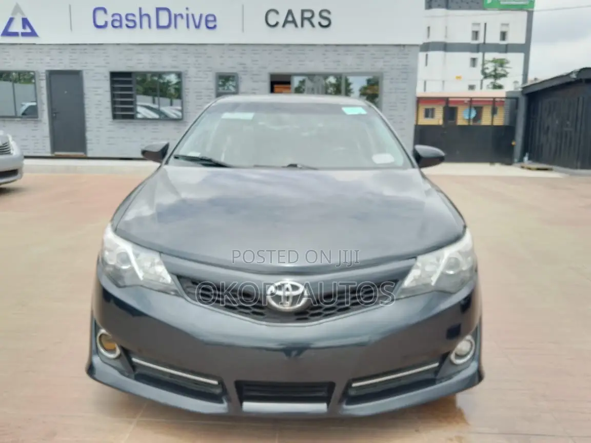 Toyota Camry 2012 Gray