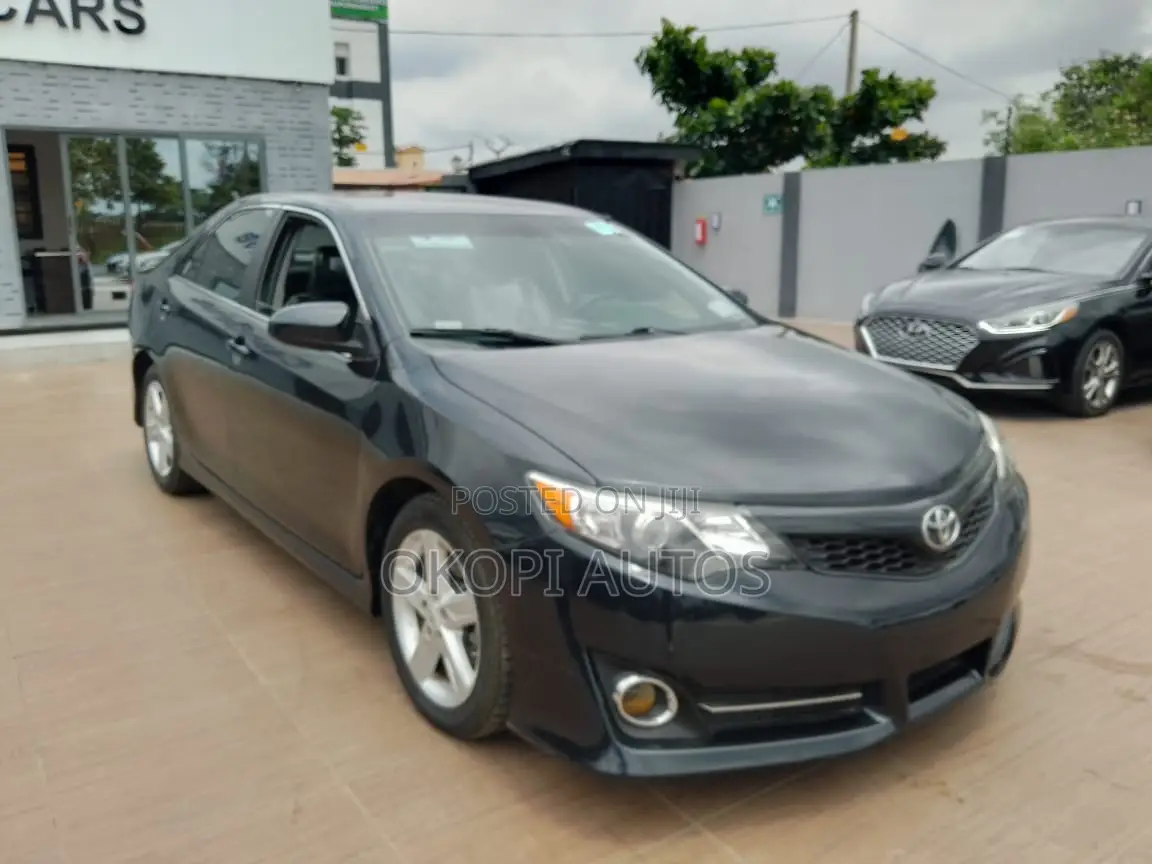 Toyota Camry 2012 Gray