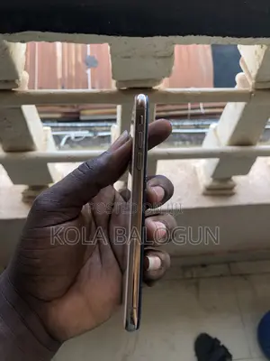 Apple iPhone XS 64 GB Gold