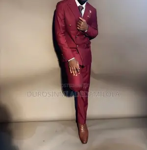 Men’s Burgundy Double-Breasted 2-Piece Suit – Excellent Condition