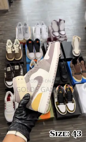 2023 Air Jordan 1 Mid SE Craft 'Inside Out - Taupe Haze' (USA)