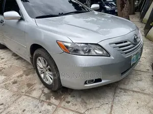 Toyota Camry 2009 Silver