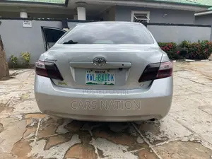 Toyota Camry 2009 Silver