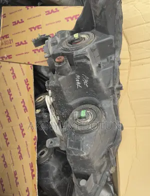 Nissan Altima 2014 Headlamp With Bulbs
