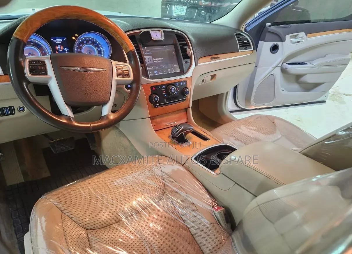 Chrysler 300C 2014 White