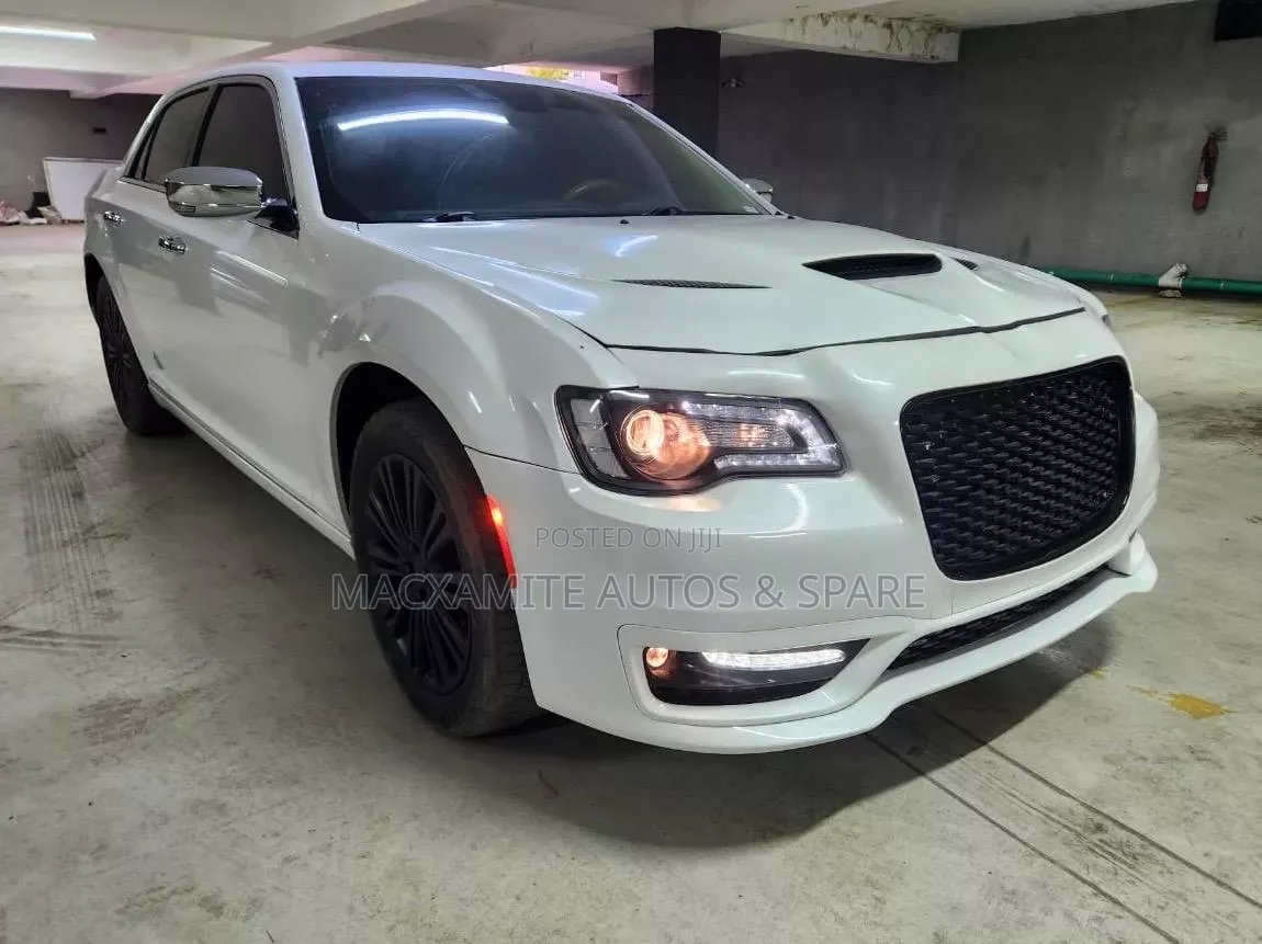 Chrysler 300C 2014 White