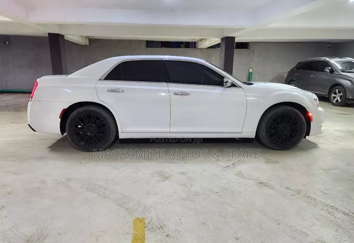Chrysler 300C 2014 White
