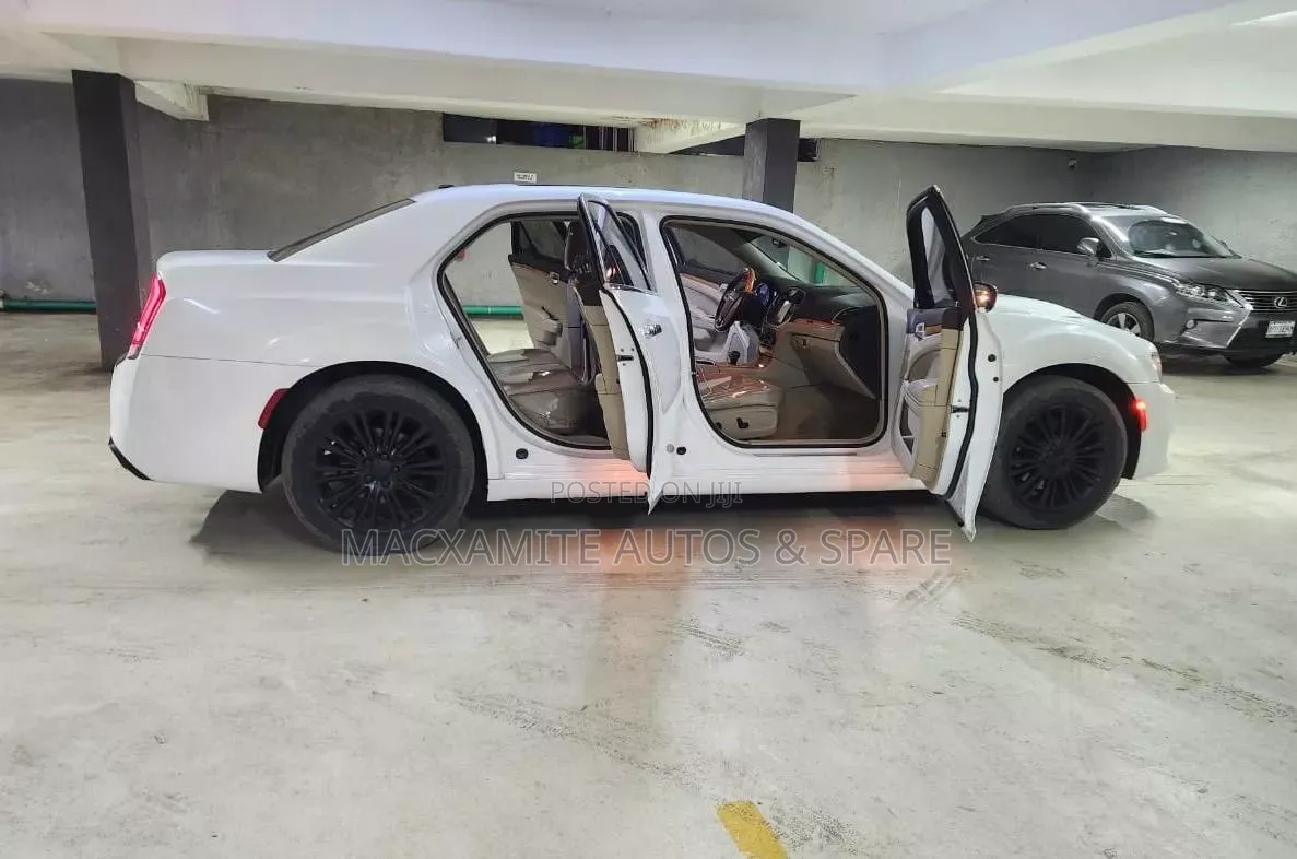 Chrysler 300C 2014 White