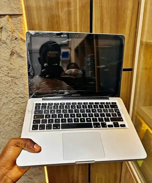 Laptop Apple MacBook Pro 8GB Intel Core i5 HDD 500GB