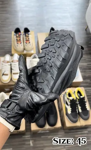 Multipiece Running Sneakers (USA)