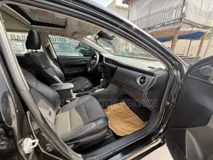 Toyota Corolla SE Special Edition 4dr Sedan (1.8L 4cyl CVT) 2017 Black