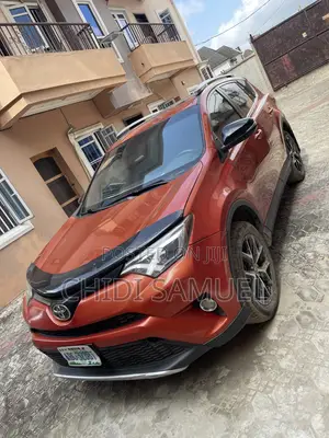 Toyota RAV4 2017 Orange