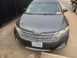 Toyota Venza LE 2011 Gray