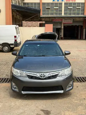 Toyota Camry LE 4dr Sedan (2.5L 4cyl 6A) 2013 Gray