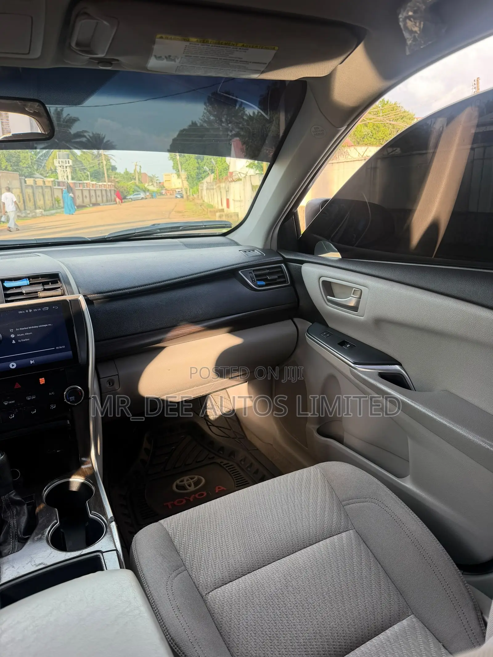 Toyota Camry 2016 Silver