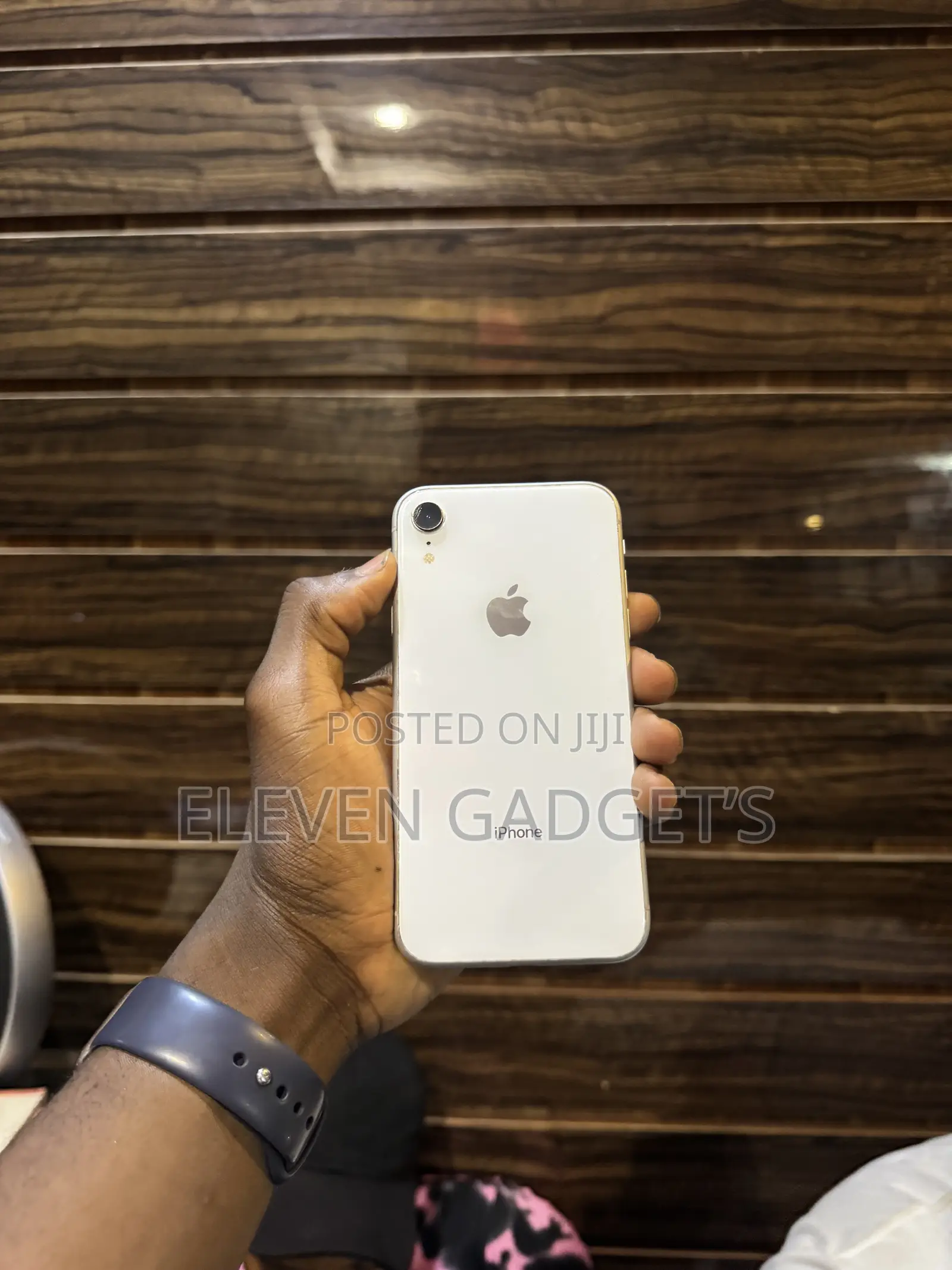 Apple iPhone XR 64 GB White