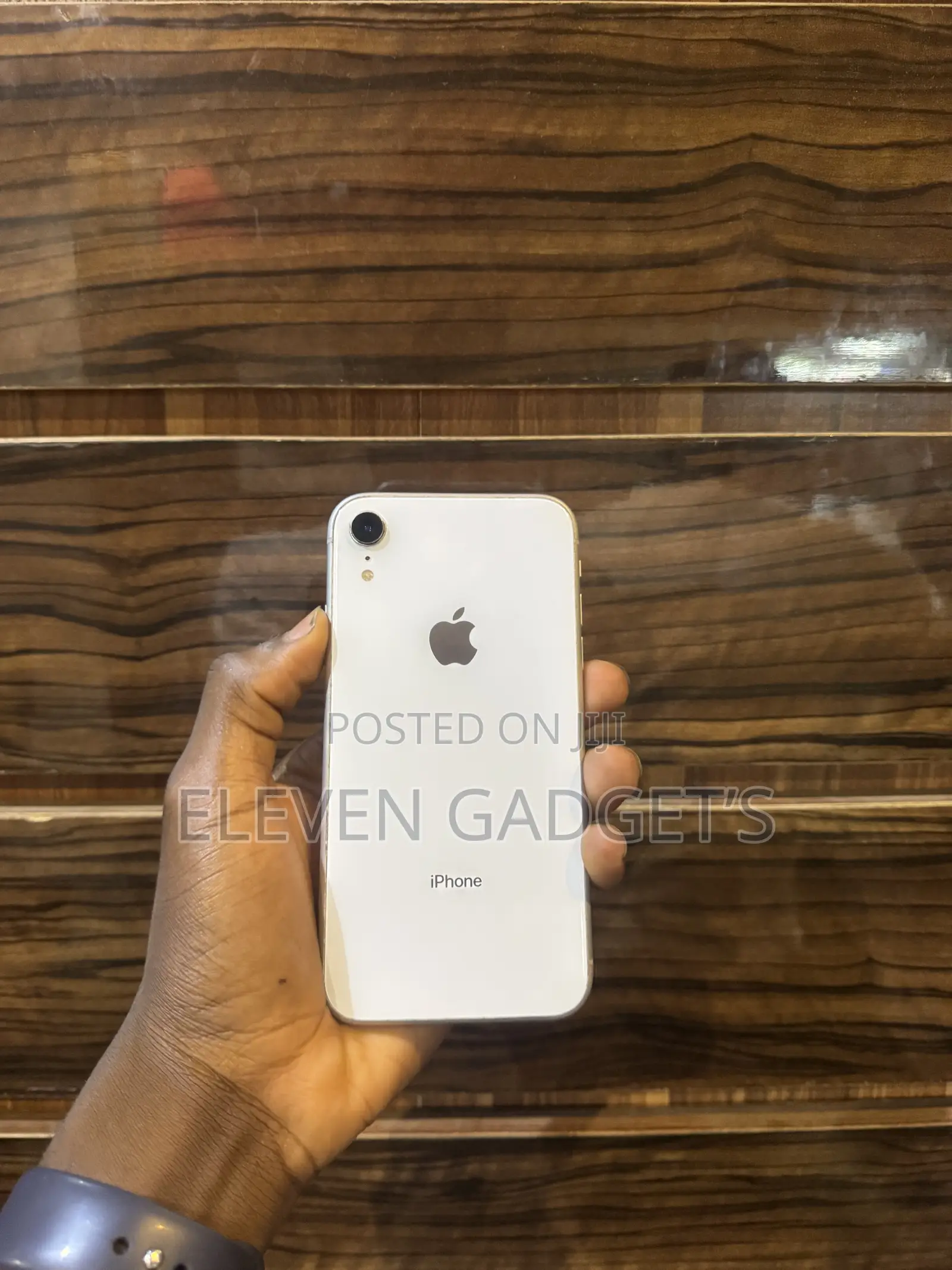 Apple iPhone XR 64 GB White