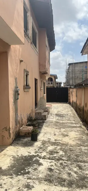 13bdrm House in Oremeji, Alimosho for sale