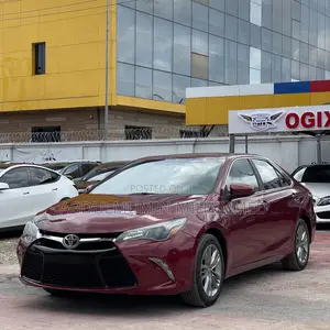 Toyota Camry SE 4dr Sedan (2.5L 4cyl 6A) 2016