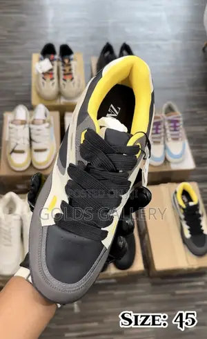 Multipiece Sneakers (USA)