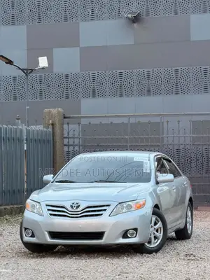 Toyota Camry 2010 Silver