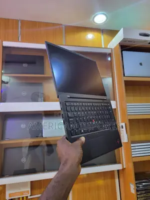 Laptop Lenovo ThinkPad X1 Carbon Gen11 16GB Intel Core i5 SSD 256GB