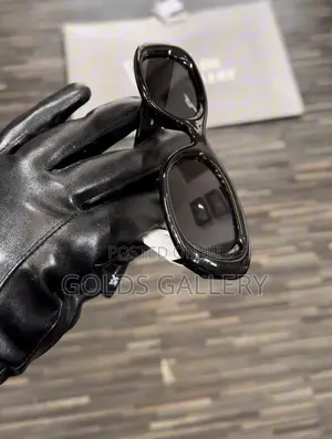 Callisto Sunglasses in Black (USA)