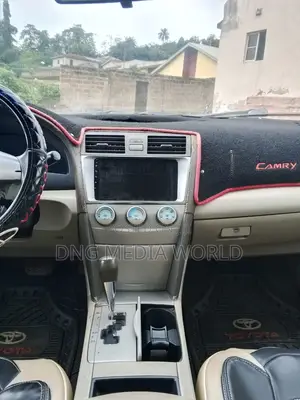 Toyota Camry SE 4dr Sedan (2.5L 4cyl 6AM) 2010 Green
