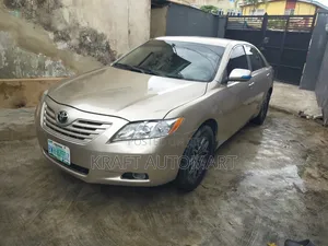 Toyota Camry 2009 Gold