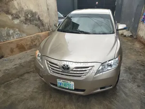 Toyota Camry 2009 Gold