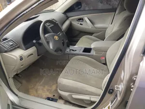 Toyota Camry 2009 Gold