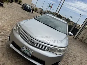 Toyota Camry L 4dr Sedan w/Prod. End 11/13 (2.5L 4cyl 6A) 2014 Silver