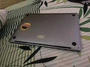 Laptop Apple MacBook Pro 2017 8GB Intel Core i5 SSD 256GB