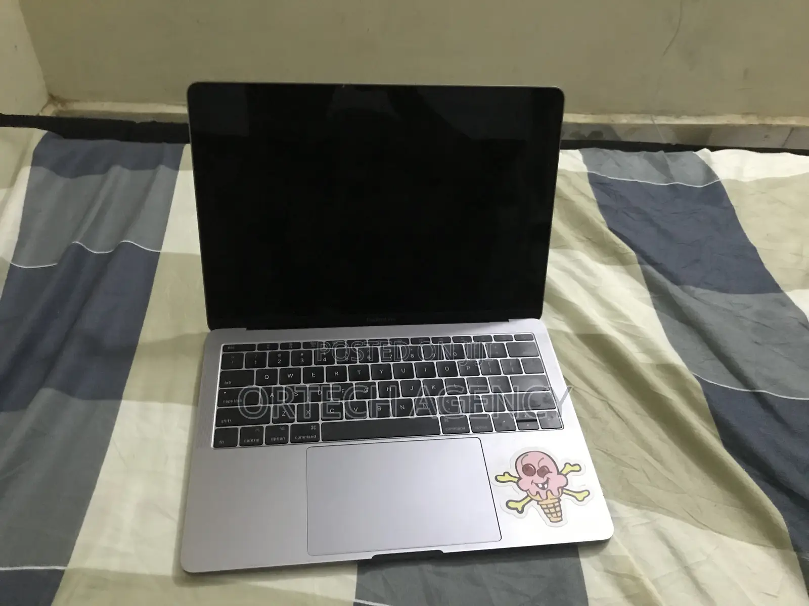 Laptop Apple MacBook Pro 2017 8GB Intel Core i5 SSD 256GB