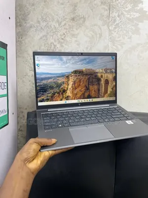 Laptop HP ZBook Firefly 14 G7 16GB Intel Core i7 SSD 256GB