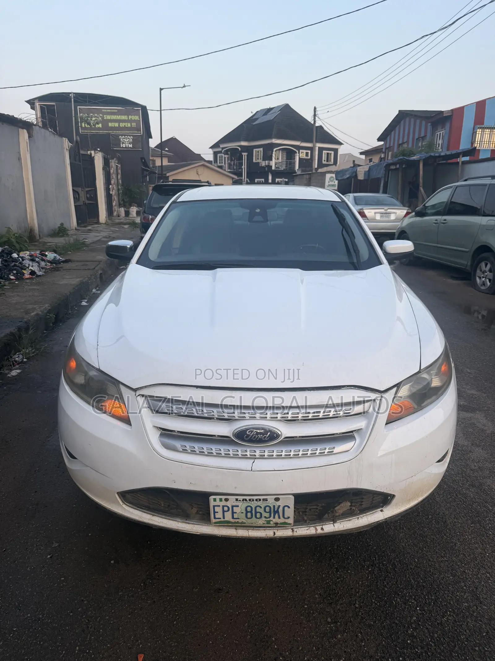 Ford Taurus Limited 2012 White