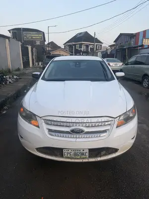 Ford Taurus Limited 2012 White