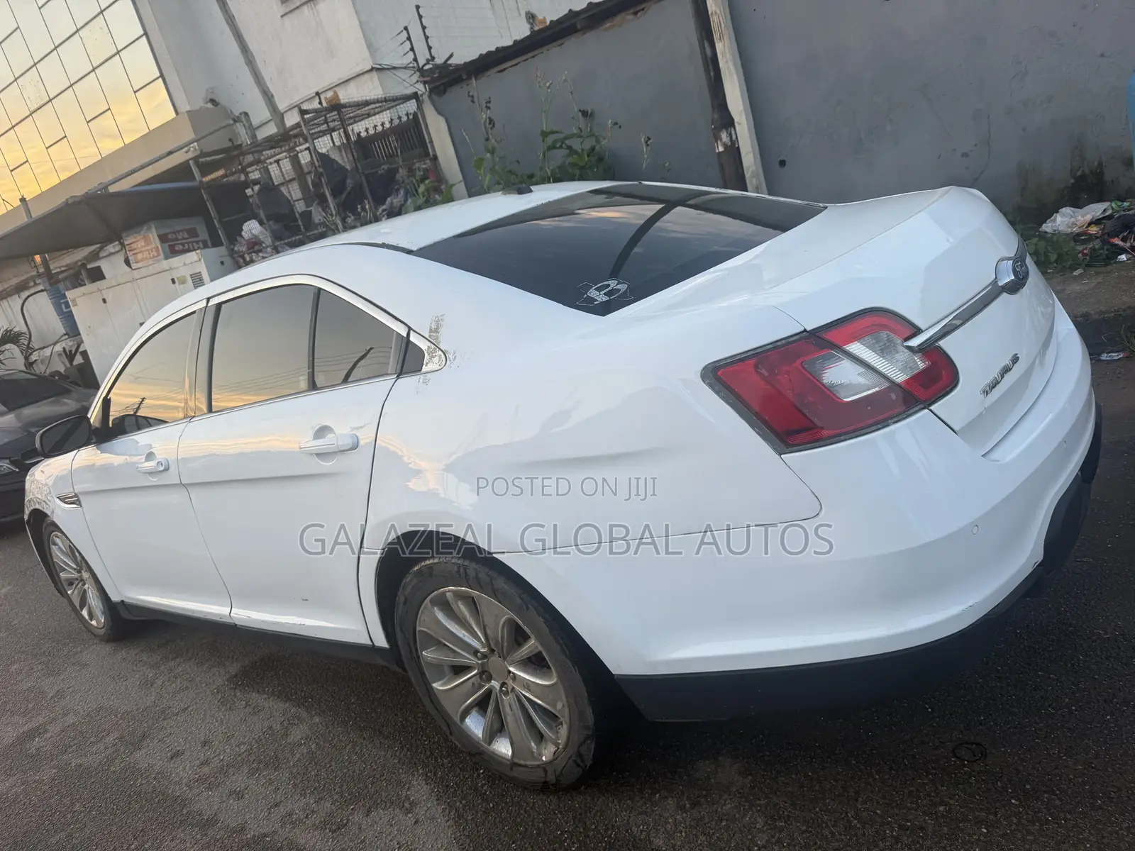 Ford Taurus Limited 2012 White
