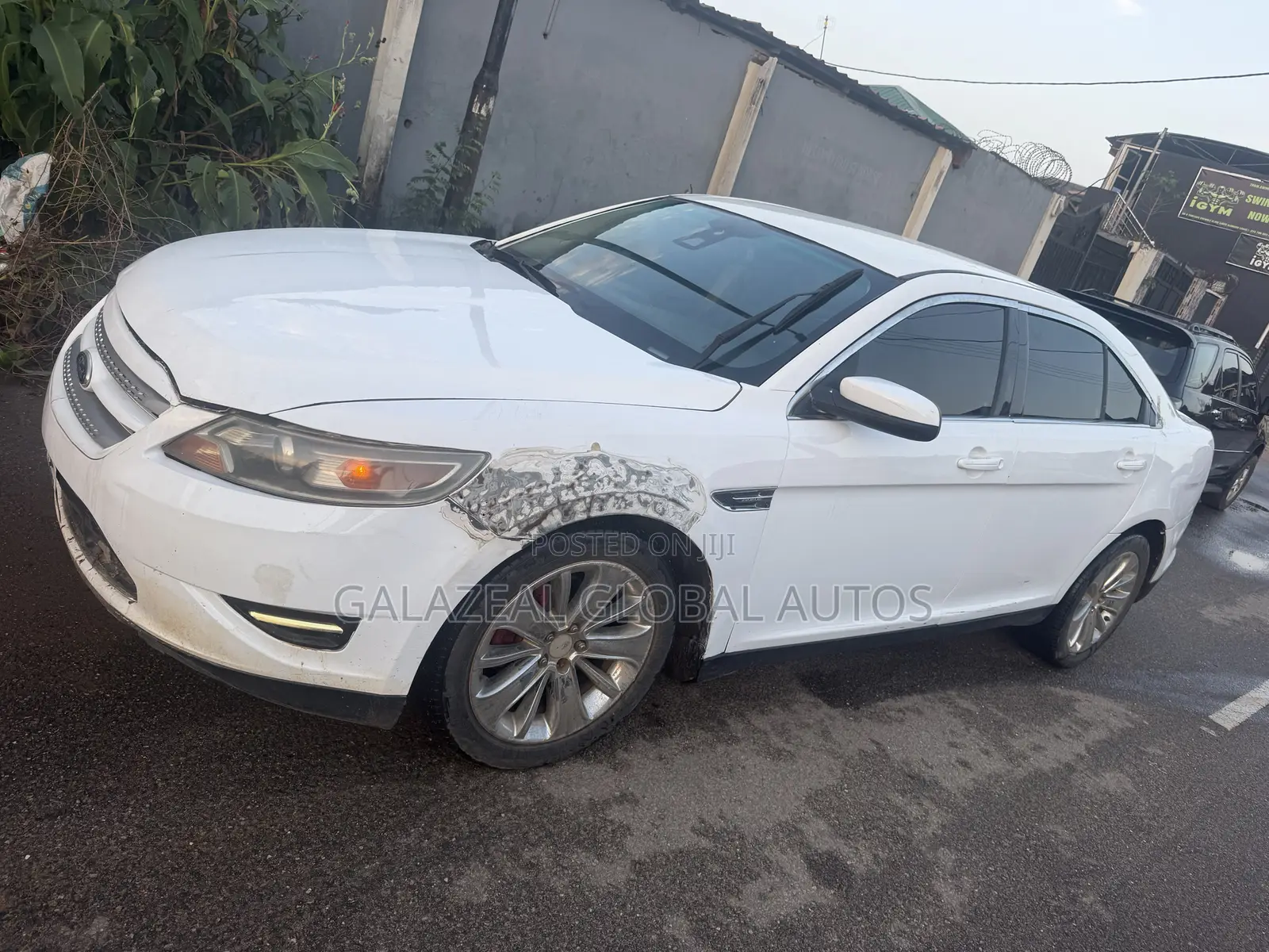 Ford Taurus Limited 2012 White