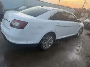 Ford Taurus Limited 2012 White