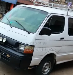 Toyota HiAce 1999 White
