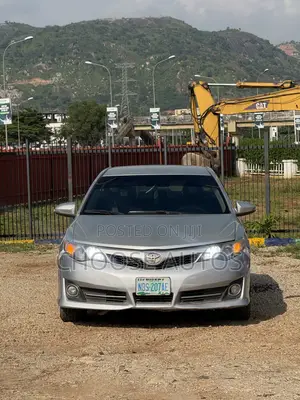 Toyota Camry SE Sport 4dr Sedan (2.5L 4cyl 6A) 2014 Silver