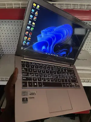 Laptop Asus ZenBook UX32VD 12GB Intel Core i7 SSD 256GB