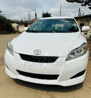 Toyota Matrix 2010 White