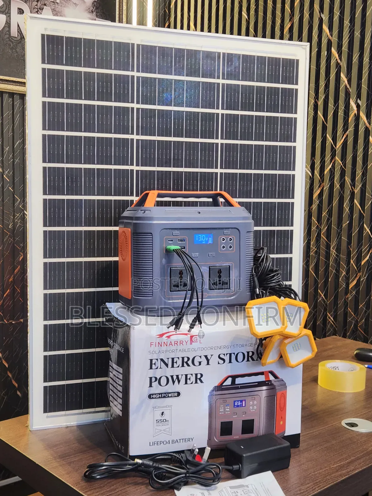 500W Solar Generator With 100W Charging Panel